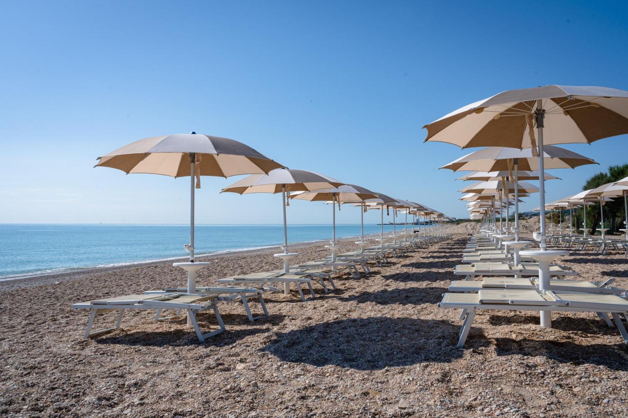 Club Del Sole La Risacca Family Collection Otel Porto SantʼElpidio Dış mekan fotoğraf