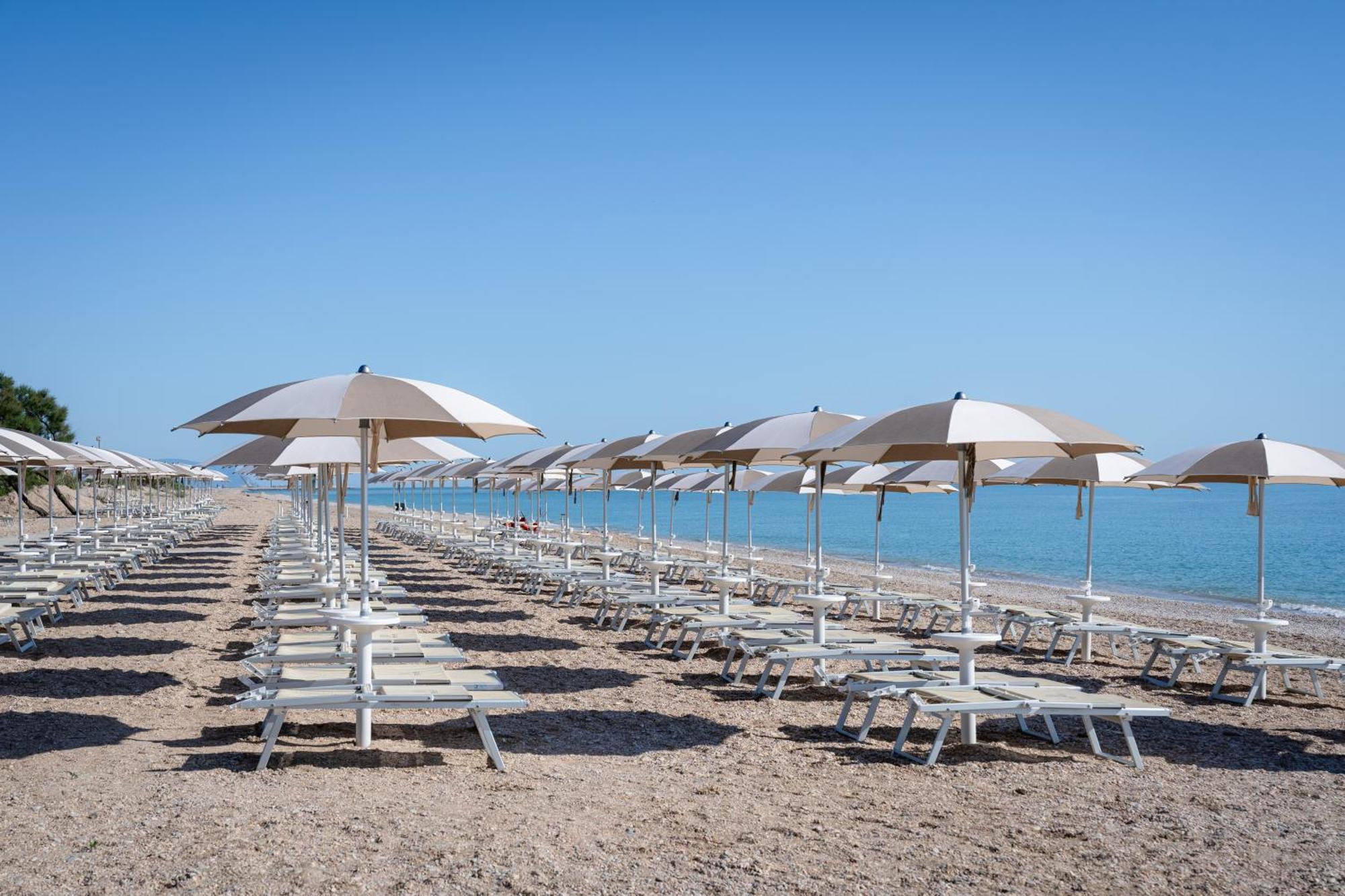 Club Del Sole La Risacca Family Collection Otel Porto SantʼElpidio Dış mekan fotoğraf