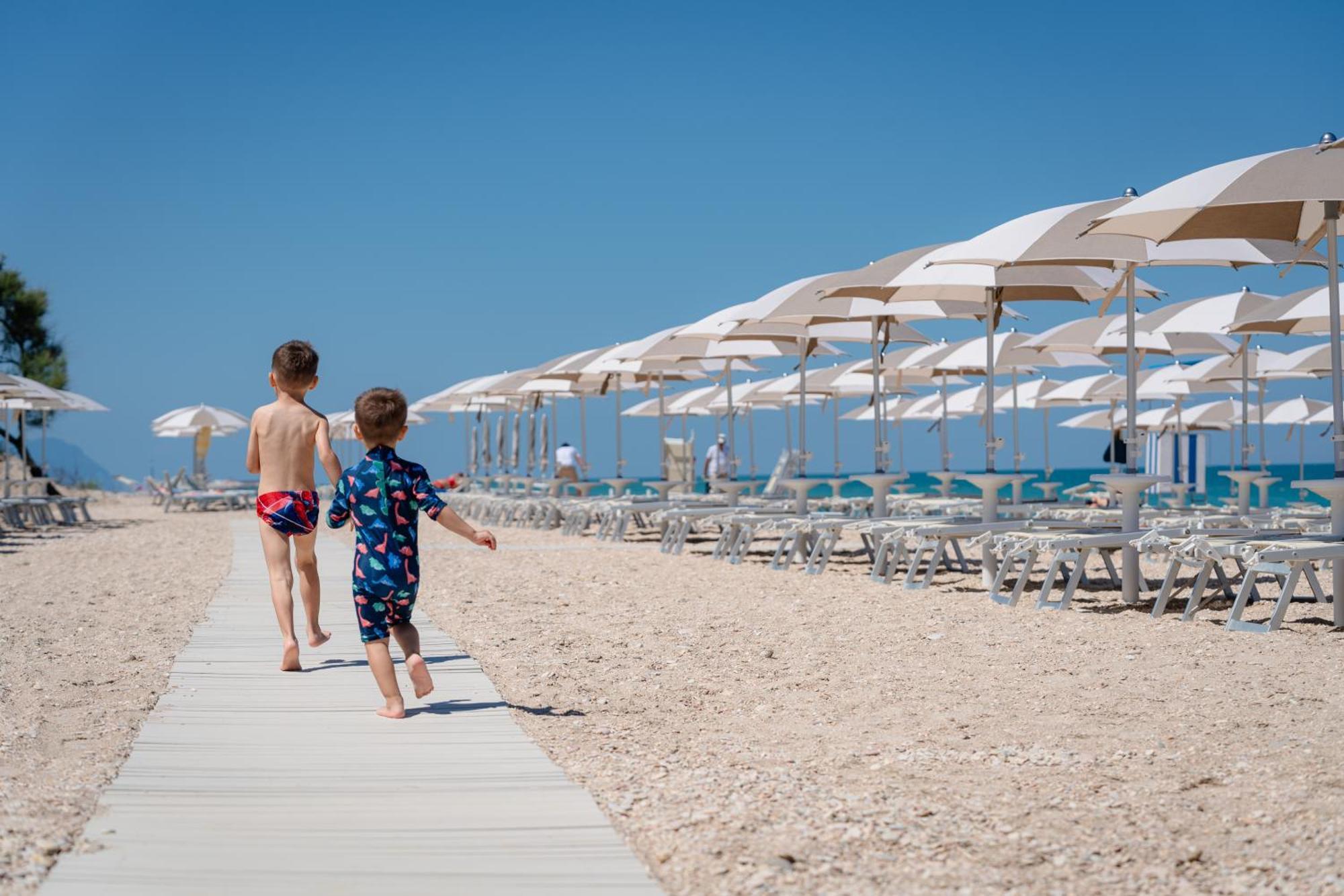 Club Del Sole La Risacca Family Collection Otel Porto SantʼElpidio Dış mekan fotoğraf