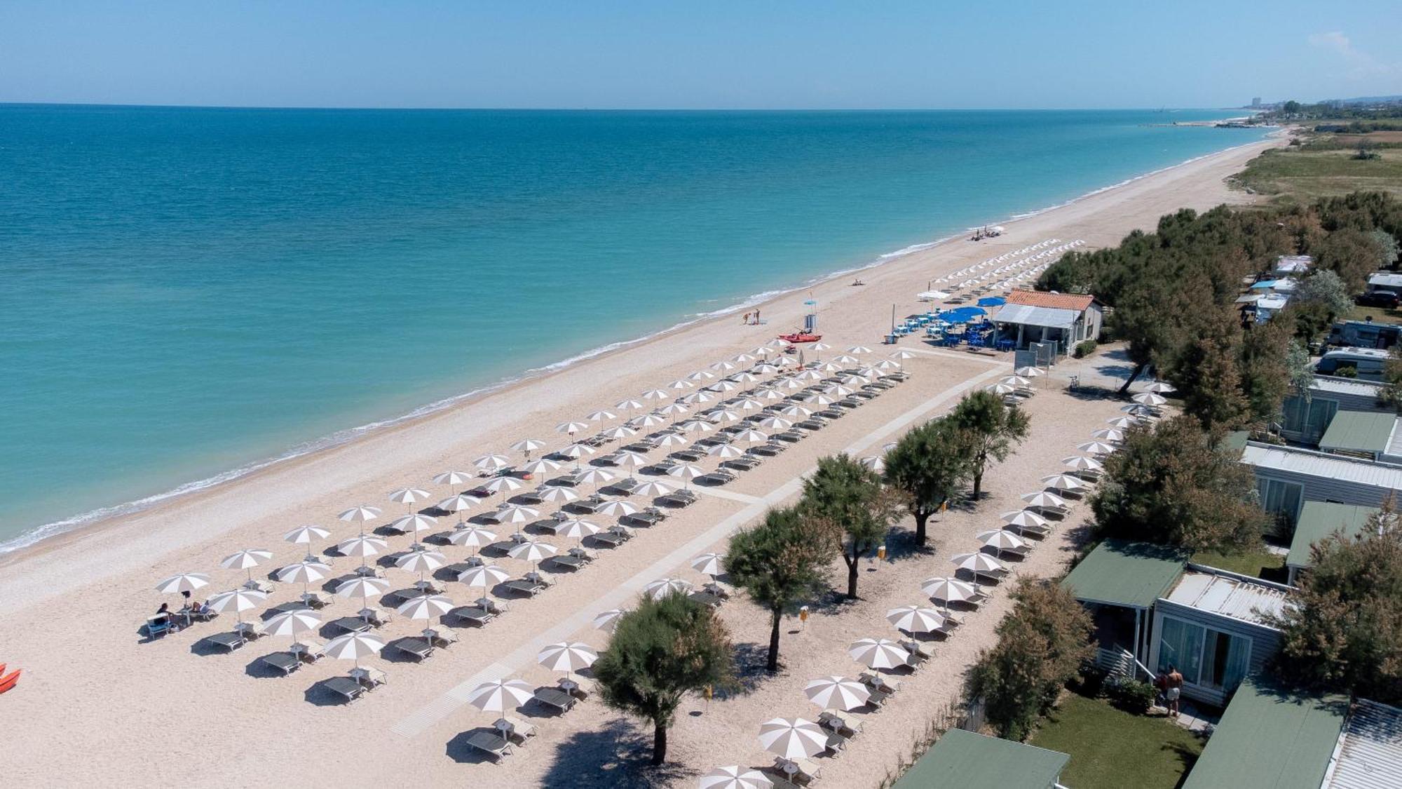 Club Del Sole La Risacca Family Collection Otel Porto SantʼElpidio Dış mekan fotoğraf